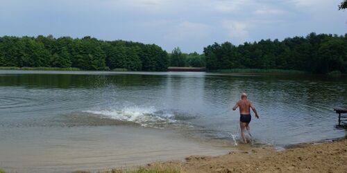 Baden im Todnitzsee, Foto: Dana Klaus, Lizenz:  Tourismusverband Dahme-Seenland e.V.