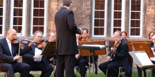 Dominikanerkloster Prenzlau - Klassisches Konzert im Friedgarten, Foto: Ute Meyer, Lizenz: Dominikanerkloster Prenzlau