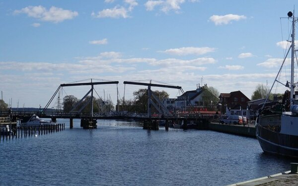 Holzklappbrücke Wieck B. Fischer