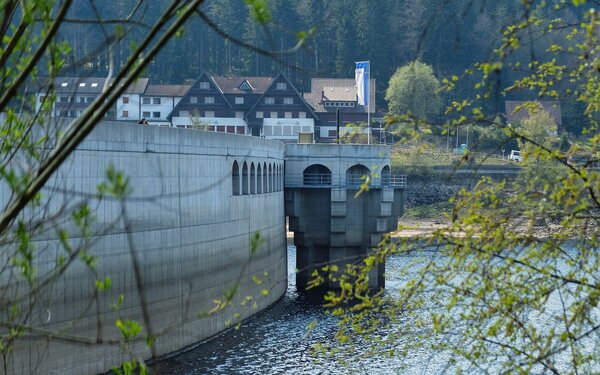Schwarzenbach-Talsperre, Foto: Helfmann, Wikipedia, CC BY-SA