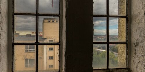 Blick durch die typischen Industriefenster vom Uhrenturm, Foto: Anja Möller prignitzliebe , Lizenz: Stadt Wittenberge