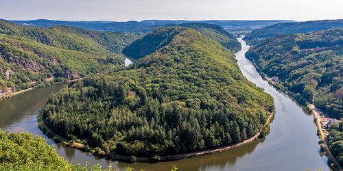 Blick auf die Saarschleife vom Aussichtspunkt Cloef, Foto: Gregor Lengler, CC BY-SA