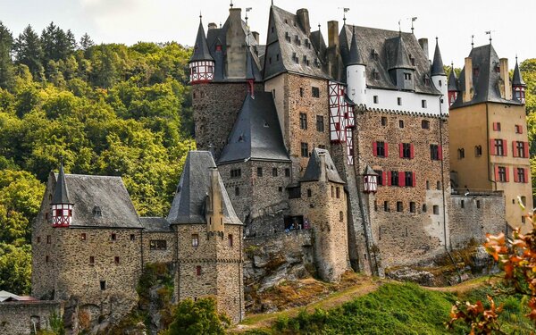 Burg Eltz, Foto: Asif Masimov (masimovasif.net), CC BY-SA 3.0, commons.wikimedia.org