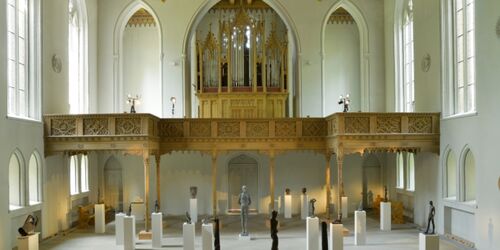 Plastikgalerie Schlosskirche, Foto: Stadt Neustrelitz/Roman Vitt Fotografie