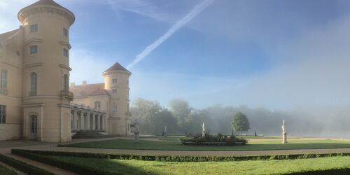 Schloss Rheinsberg am Morgen, Foto: Jannika Olesch, Lizenz: Tourismusverband Ruppiner Seenland e.V.
