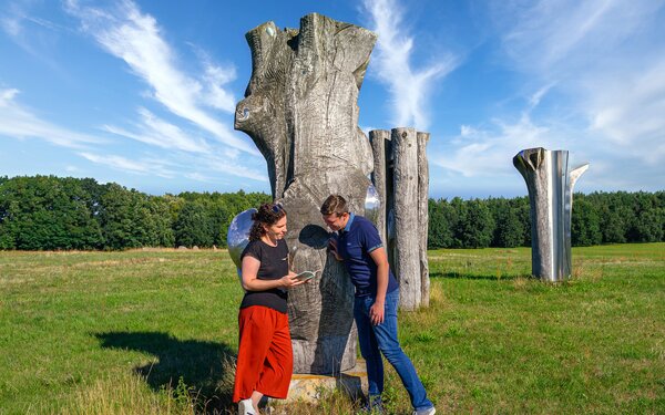 Skulpturenwiese Bülzig, Foto: WelterbeRegion Anhalt-Dessau-Wittenberg e.V., Uwe Weigel
