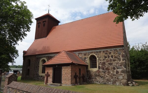 Kirche Bestensee, Foto: Assenmacher, CC BY-SA 4.0, https://commons.wikimedia.org