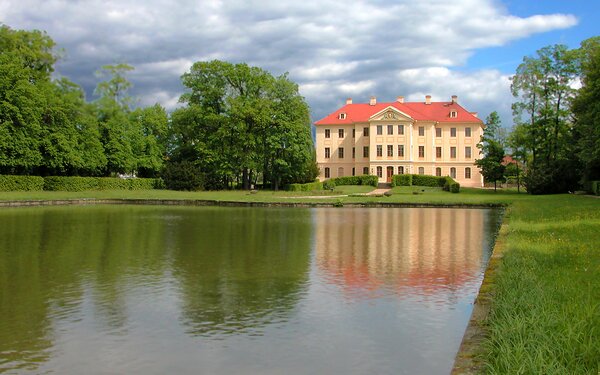 Palais und Barockgarten Zabeltitz, Foto: Jörg Blobelt, CC BY-SA 4.0, https://commons.wikimedia.org