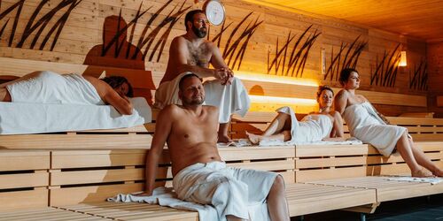 Schwitzen in der Spreewaldsauna, Foto: Finn Eidam, Lizenz: Spreewald Therme GmbH