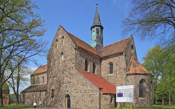 Kloster Zinna, Foto: A.Savin, CC BY-SA 3.0, https://commons.wikimedia.org