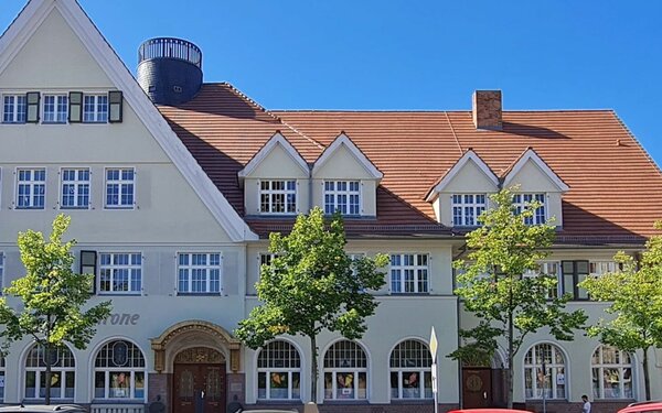 Ehemaliges Gasthaus Kaiserkrone in der Gartenstadt Marga, Foto: Derbrauni, CC BY 4.0, https://commons.wikimedia.org
