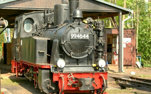 Lok 99 4644 in Mesendorf, Foto: Carsten Krüger, CC BY 3.0, https://commons.wikimedia.org