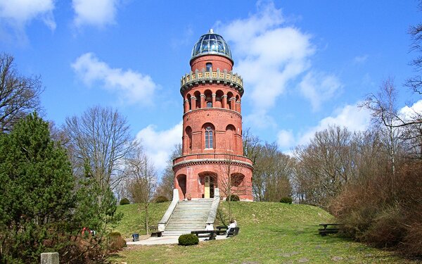 Ernst-Moritz-Arndt-Turm auf dem Rugard in Bergen auf Rügen, Foto: Lappländer, CC BY-SA 4.0, https://commons.wikimedia.org