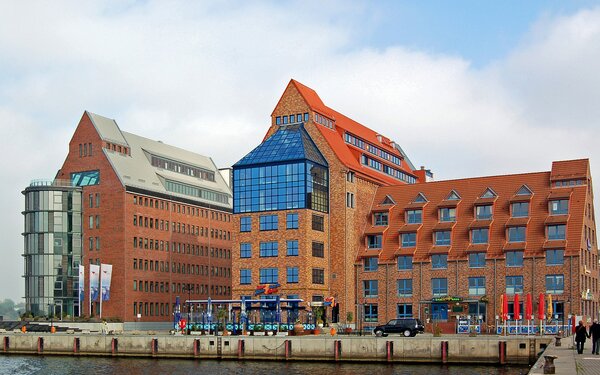 Stadthafen Rostock, Foto: Gerhard Giebener, CC BY 2.0, https://commons.wikimedia.org