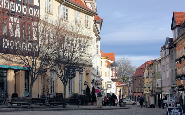 Arnstadt, Erfurter Straße, Foto: Dguendel, CC BY 4.0, https://commons.wikimedia.org