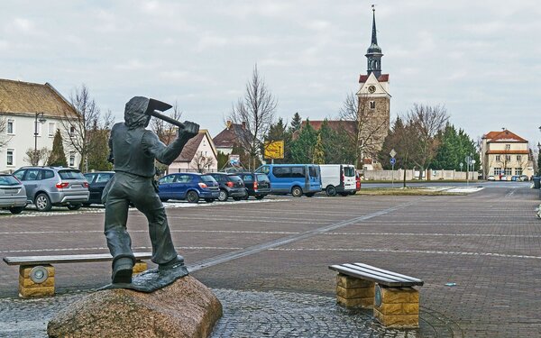 Müllerbursche Pumphut schwingt das Beil, Foto: Radler59, CC BY-SA 4.0, https://commons.wikimedia.org