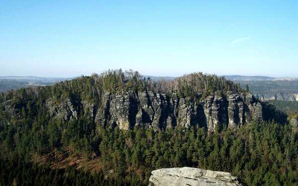 Großer Bärenstein, Foto: X-Weinzar, CC BY-SA 3.0, https://commons.wikimedia.org