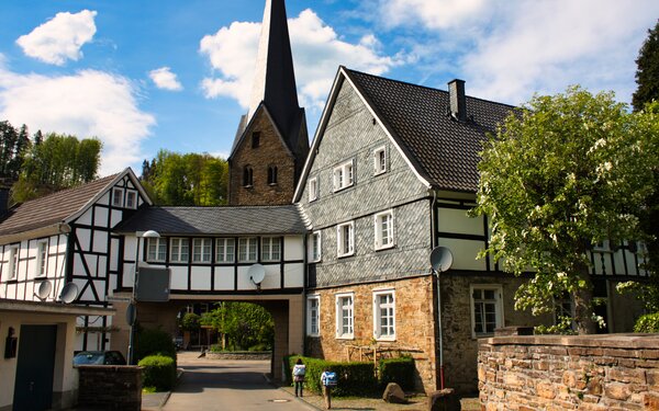 Zentrum Runderoth, Foto: Sebastian Hirsch, Wikipedia, CC BY-SA 3.0