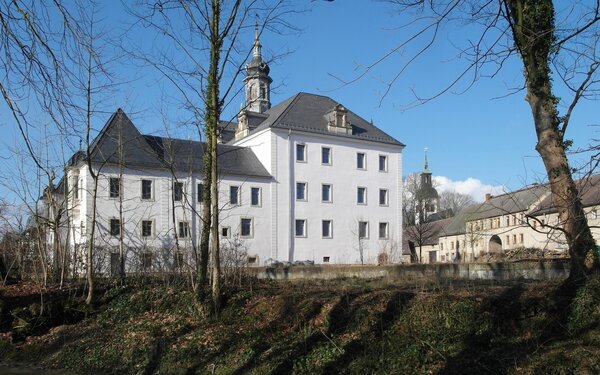 Schloss Dittersbach, Foto: Jörg Blobelt, CC BY-SA 4.0, https://commons.wikimedia.org