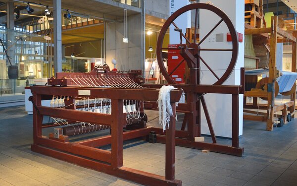 Spinning Jenny, Ausstellung Museum Tuch + Technik Neumünster, Foto: Jacobs, Lizenz: Museum Tuch + Technik
