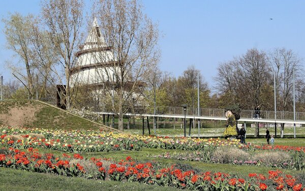 Elbauenpark, Foto: Dguendei, CC BY 3.0, https://commons.wikimedia.org/w/index.php?curid=128117567