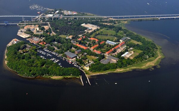 Insel Dänholm, Foto: Klugschnacker, CC BY-SA 3.0, https://commons.wikimedia.org