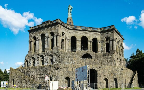 Der Herkules auf dem Oktogon im Bergpark Wilhelmshöhe Kassel, Foto: By Rabax63, CC BY-SA 4.0, https://commons.wikimedia.org