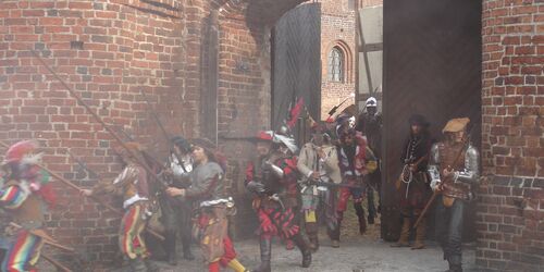 Burghof als Filmkulisse, Foto: Foto: Kreismuseen Alte Bischofsburg/Zeiger