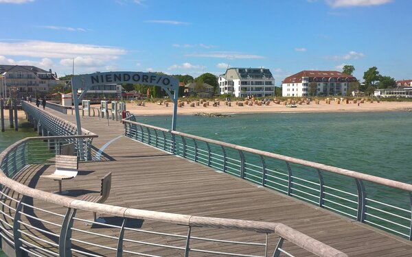Seebrücke Niendorf, Foto: Hans-Peter Balfanz, Wikipedia