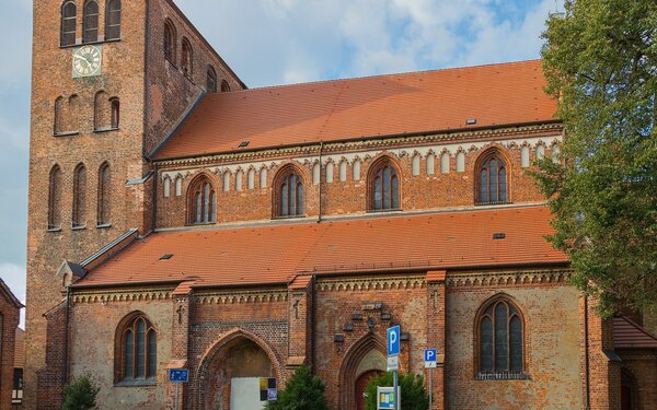 Kirche St. Georgen Waren, Foto: J.-H. Janßen, CC BY-SA 4.0, https://commons.wikimedia.org