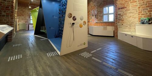 barrierefreie Dauerausstellung „VERWURZELT – Bodenepisoden zwischen Ursprung und Zukunft“, Foto: Jenny Jürgens