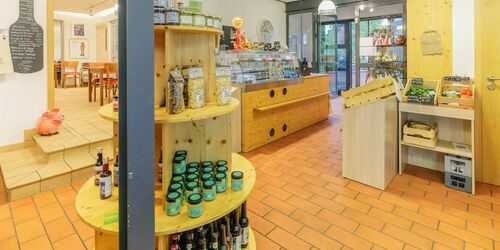 Dorfladen im Schloss Trebnitz, Foto: Falk Wieland