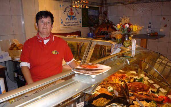 Fischfeinkostproduktion Suhr, Foto: Andrea Opitz, Lizenz: Andrea Opitz