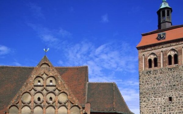 Luckenwalder Markt mit Stadtkirche  TMB-Fotoarchiv/ Böttcher, Foto: TMB-Fotoarchiv/ Böttcher