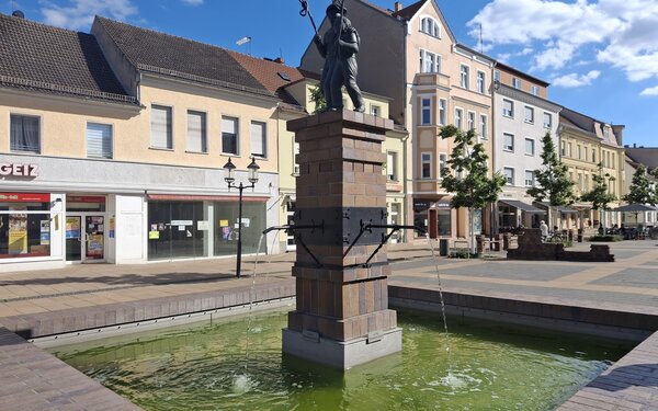 Luckenwalde, Brunnen, Foto: terra press