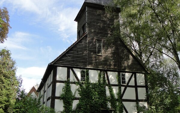 Dorfkirche Kratzeburg, Foto: Niteshift, CC BY-SA 3.0, https://commons.wikimedia.org