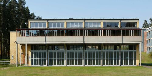 Turnhalle UNESCO-Welterbe Bauhaus in Bernau, Foto: Jean Molitor