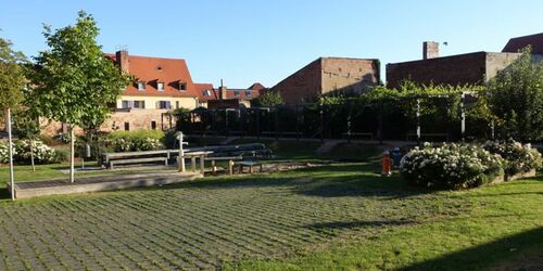 Spielplatz im Klostergarten, Foto: Marlen Seidel, Lizenz: Stadt Jüterbog