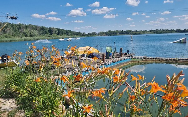 Kiessee mit Wasserskianlage, Foto: Wasserskianlage Eilenburg