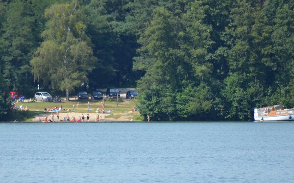 Naturbadestelle, Holzablage Michen