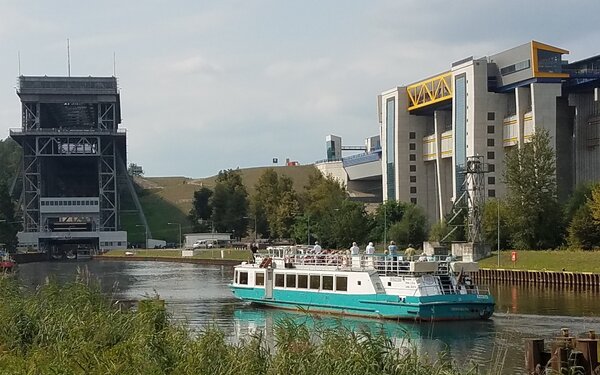 Blick auf die Schiffshebewerke mit Fahrgastschiff, Foto: WITO Barnim_Jens Peitsch
