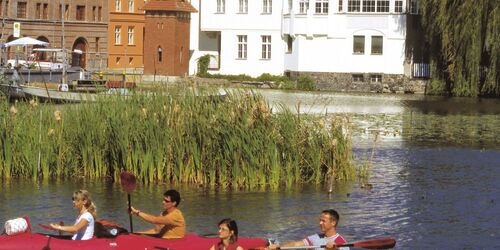 Auf dem Wasser durch "Klein-Venedig"