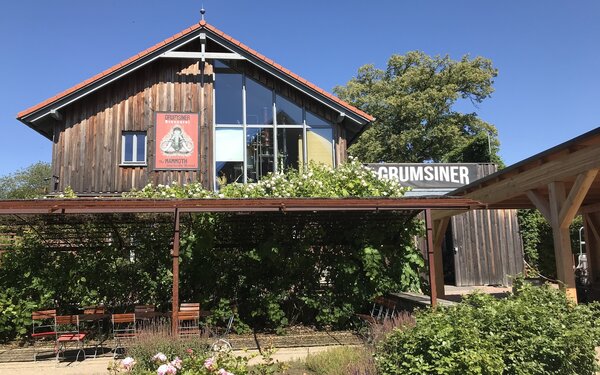 Aussenansicht Grumsiner Brennerei , Foto: Anet Hoppe