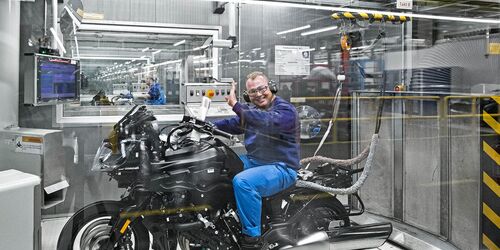 Rollenprüfstand im BMW Werk Berlin, Foto: BMW AG