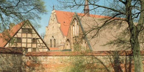 Blick von den Wallanlagen auf das Kloster zum Heiligen Kreuz Irma Schmidt