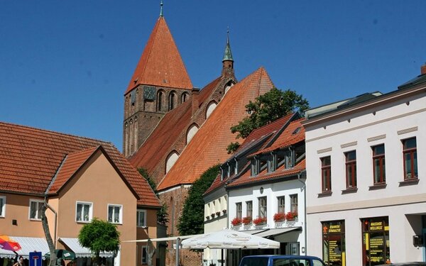 Kirche Grimmen (1) Sabrina Wittkopf-Schade