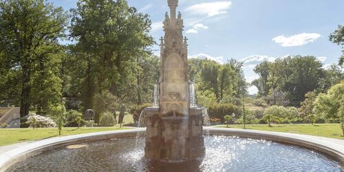 Fontäne vor Schloss Babelsberg in Potsdam, Foto: André Stiebitz, Lizenz: PMSG/ SPSG