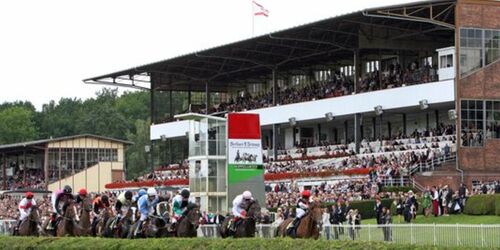 Rennszene in Hoppegarten, Foto: Rennbahn Hoppegarten GmbH & Co. KG