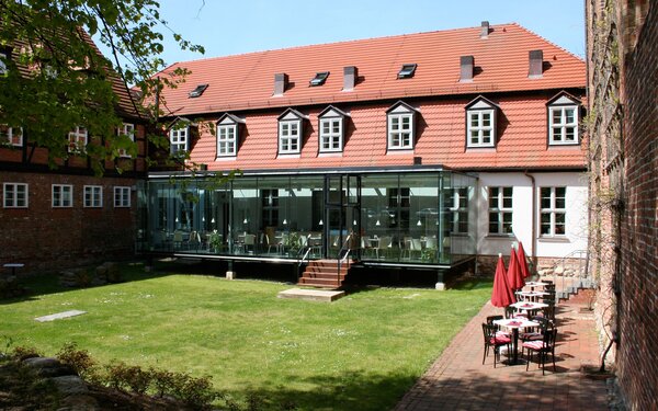 Blick in den Kloster Innenhof  Ribnitz Damgarten