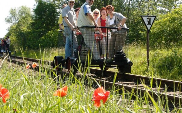 Unterwegs mit der Draisine  erlebnisbahn.de
